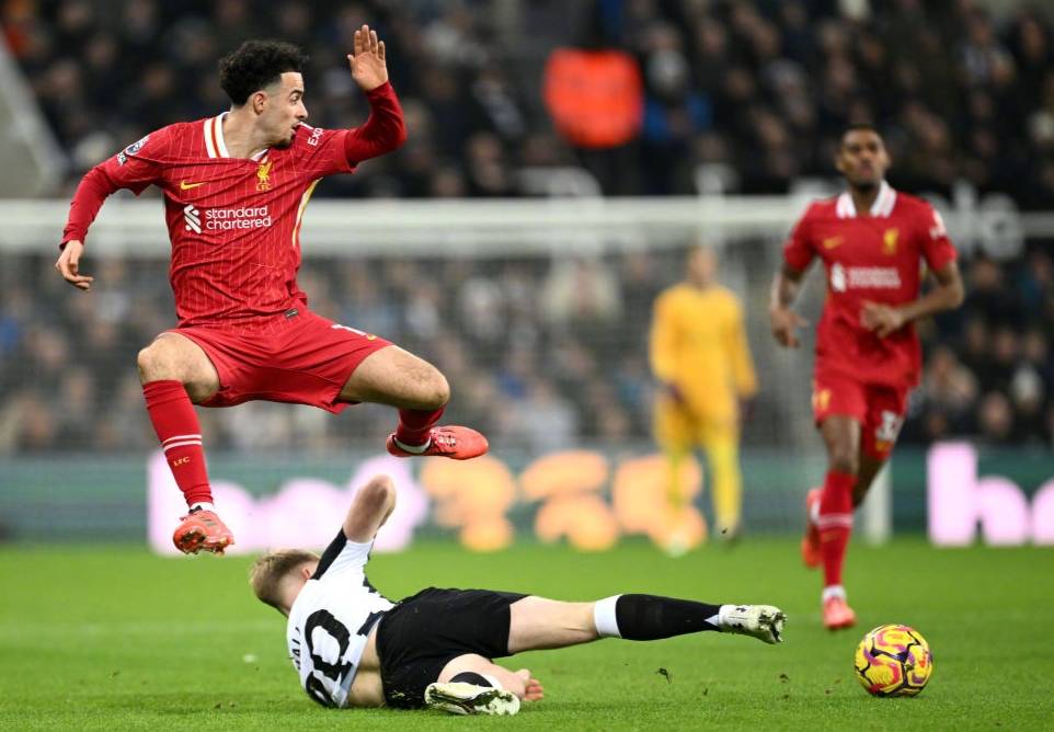 九游会互动娱乐-包含萨拉赫在热火比赛中反败为胜，重返赛场引发热议！上演精彩一战的词条