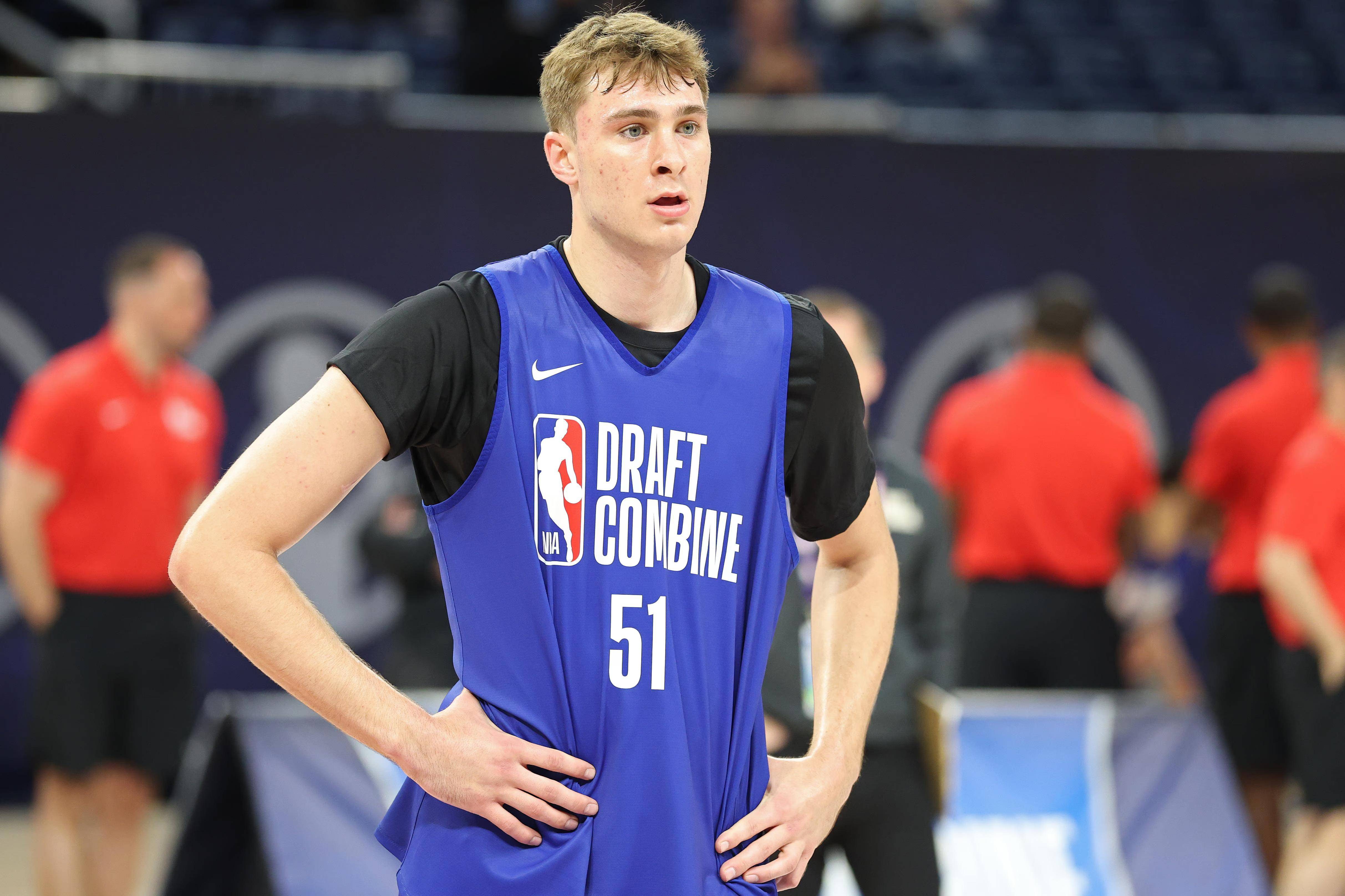 九游会官网入口-包含字母哥焦点对战，穆雷与70激战独行侠分钟，出色防守胜负难料！赛场气氛高涨的词条