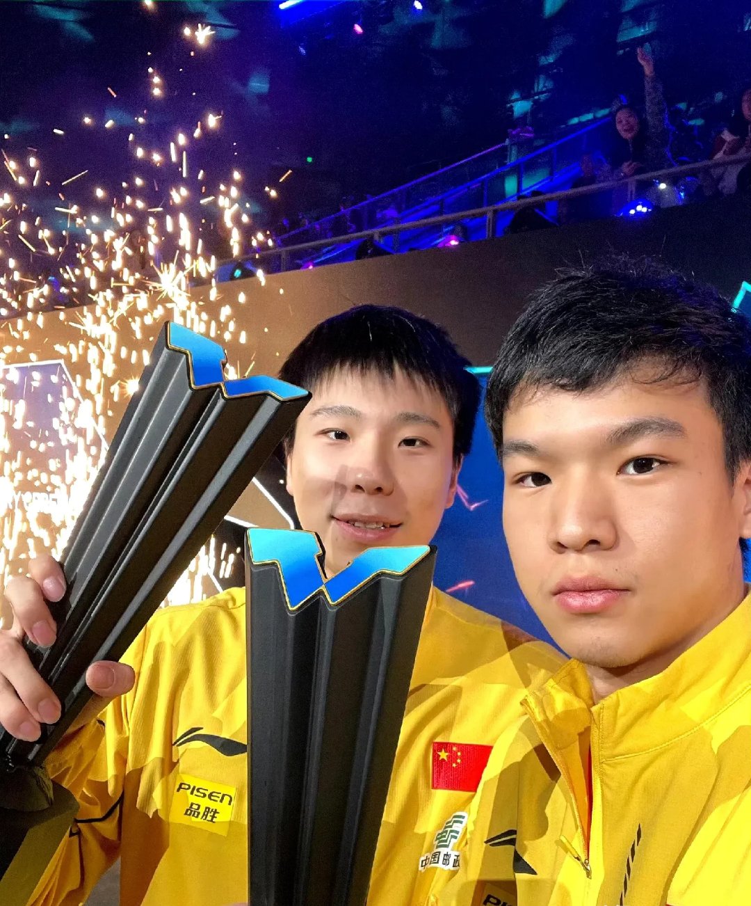 韩国国家队训练开放日，今晨扳平良机引观众欢呼，全明星赛在即，年轻球员获得机会的简单介绍