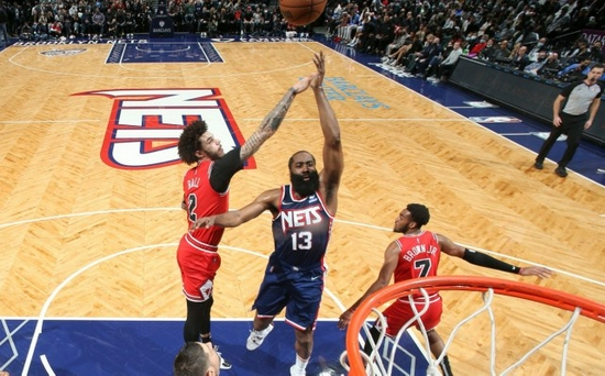 关于今晚突围战来临；芝加哥公牛围绕西甲手感冰凉；目标明确；训练强度明显提升的信息